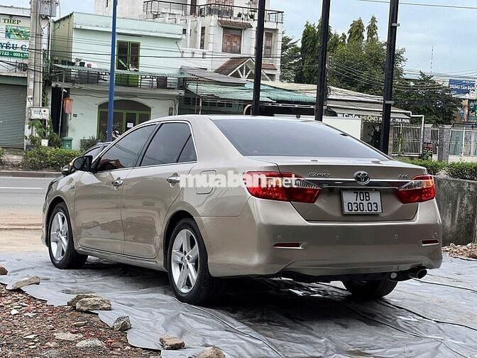 Camry 2.5Q 2014 nội ngoại thất đẹp nét căng
