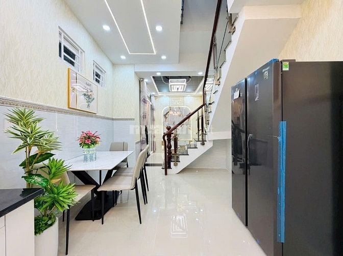 Bán nhà hẻm xe hơi 1 sẹc đường Lê Đức Thọ, P.16, 3,8 x 11, giá 4.4 tỷ