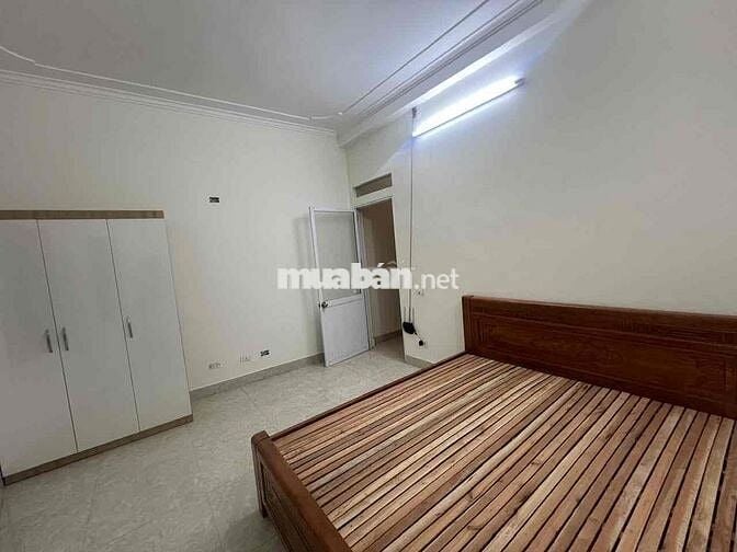 Cho thuê trọ ở nhà nguyên căn 40m2 giá 3tr5 ở ngõ 180 Tây Mỗ