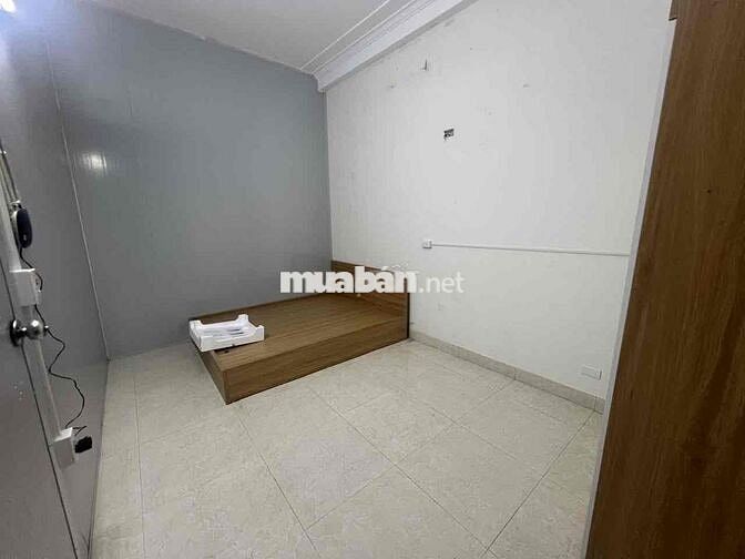 Cho thuê trọ ở nhà nguyên căn 40m2 giá 3tr5 ở ngõ 180 Tây Mỗ