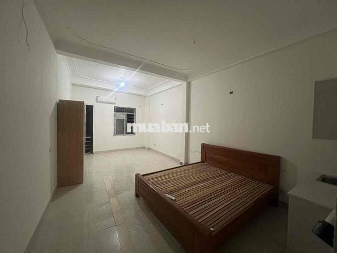 Cho thuê trọ ở nhà nguyên căn 40m2 giá 3tr5 ở ngõ 180 Tây Mỗ