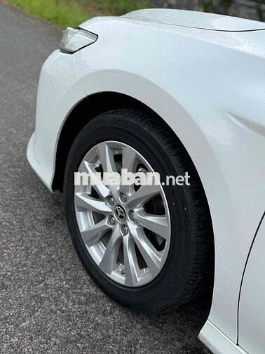 Toyota Camry 2019 2.0G