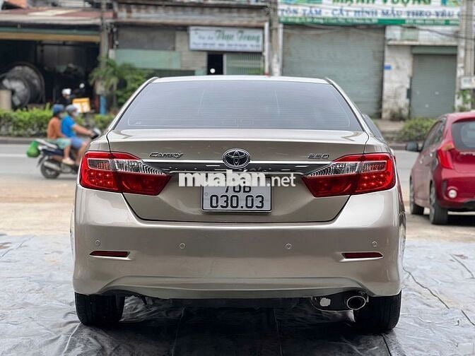 Camry 2.5Q 2014 nội ngoại thất đẹp nét căng