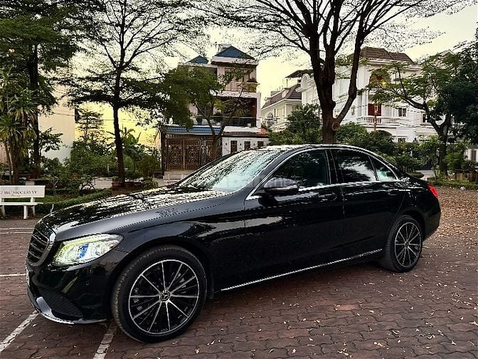 mercedes benz c200 . ( sản xuất : 2019 ) phiên bản : exclusive ( có cử