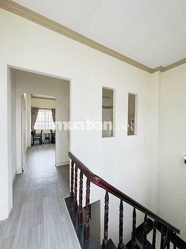 Bán nhà cực hot Lê Hồng Phong, P2, Quận 5, 2,65 tỷ, sổ riêng, tiện ích