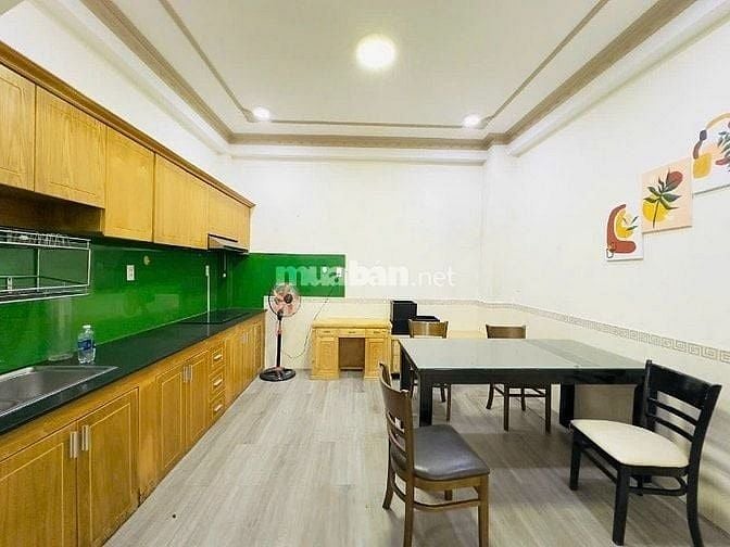 Bán nhà cực hot Lê Hồng Phong, P2, Quận 5, 2,65 tỷ, sổ riêng, tiện ích