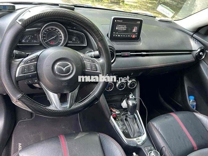 mazda 2 hatbank dáng thể thao xe nguyên bản