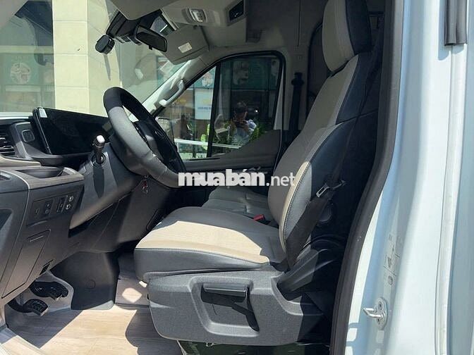 Ford Transit 2025 Premium - 13600 km