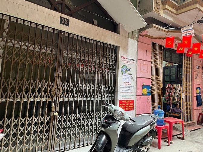 Cho thuê nhà ngõ Văn Hương, Đống Đa, DT 32m2 x 3 tầng, mặt tiền 4,6m