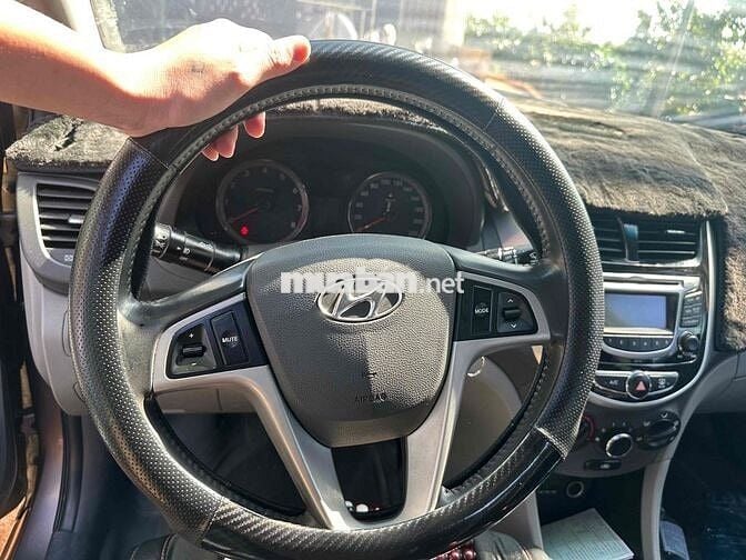 Hyundai Accent 2013 1.4 MT - 150000 km