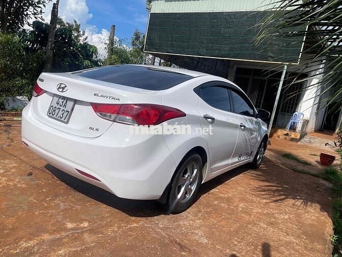 Hyundai Elantra 2014 1.6 MT - 110000 km