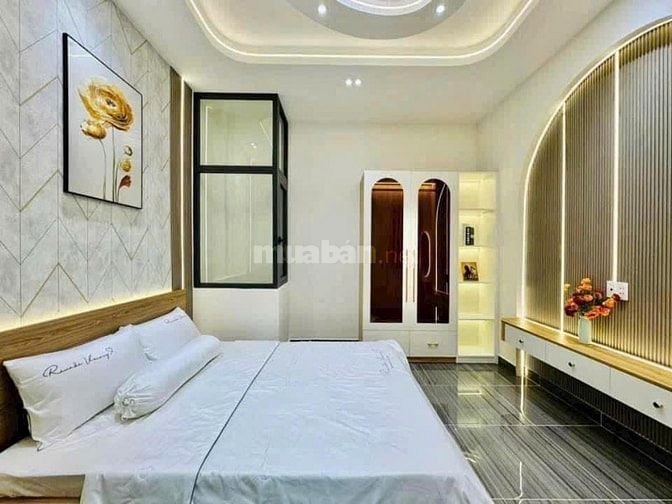 Vị trí đẹp gần Vạn Hạnh Mall. Căn 50m2 Sư Vạn Hạnh xây 1 trệt 3 lầu. 