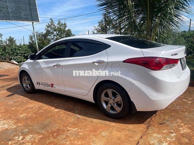 Hyundai Elantra 2014 1.6 MT - 110000 km