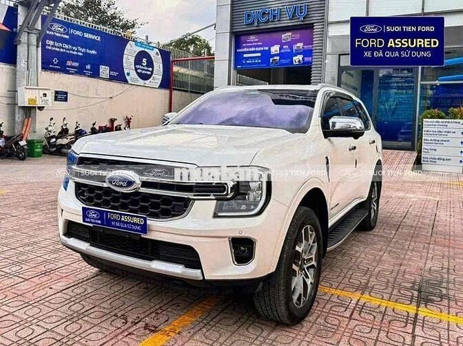Ford Everest 2025 Titanium 2.0L 4x2 AT - 66 km