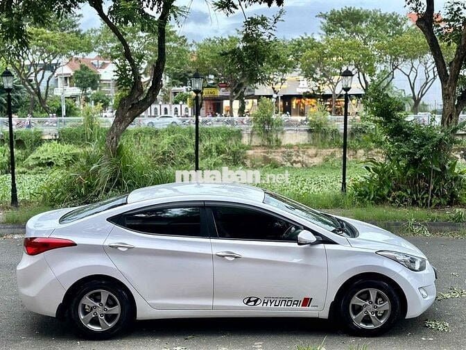 Hyundai Elantra 2014 1.6 MT - 110000 km