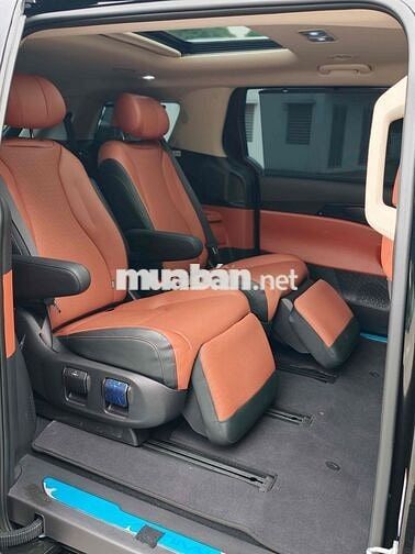 Kia Carnival 2025 2.2D Signature Đen 20000 km