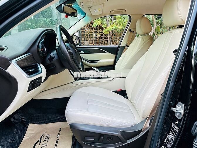 VinFast Lux SA Premium 2020 Đen 38000 km