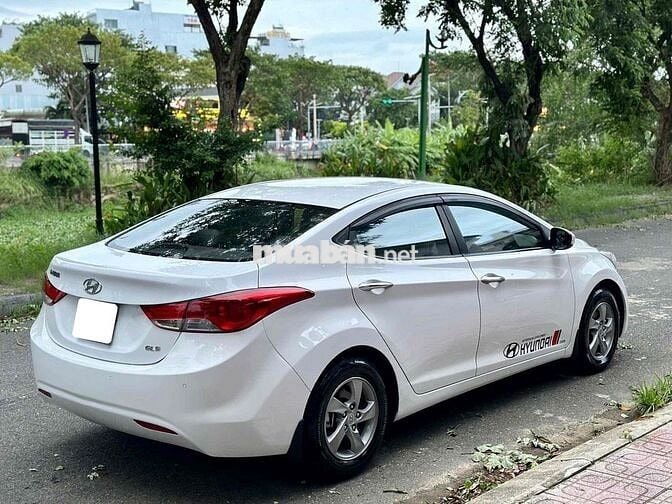 Hyundai Elantra 2014 1.6 MT - 110000 km
