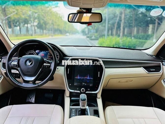 VinFast Lux SA Premium 2020 Đen 38000 km