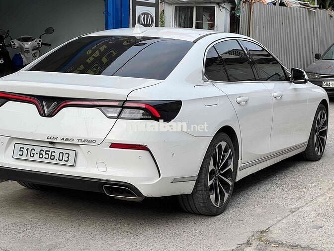 VinFast Lux A2.0 Premium 2022 21000km 1 chủ 90%