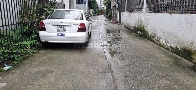 CẦN BÁN NHÀ ĐƯỜNG HUỲNH THỊ HAI, GẦN UBND P.TCH, SHR, HXH