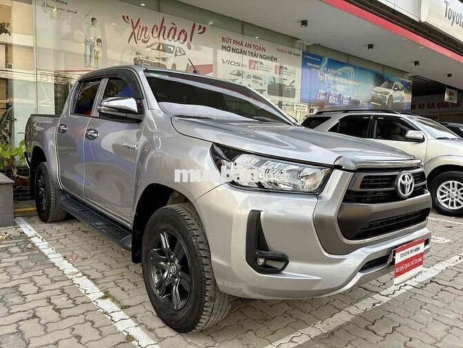 Toyota Hilux 2021 2.4 AT 777 km
