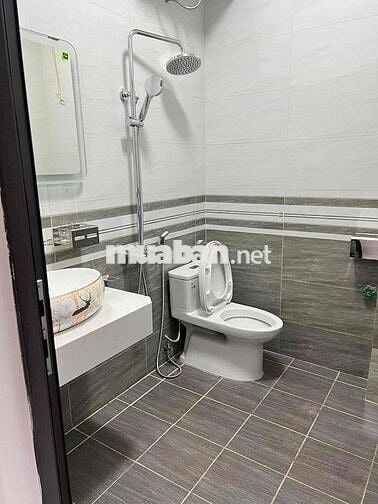 NHÀ ĐẸP TỨ LIÊN – NGÕ THẲNG – THOÁNG TRƯỚC SAU – 5M RA MẶT NGÕ – GIÁ T