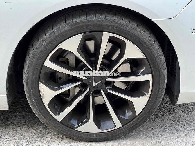 VinFast Lux A2.0 Premium 2022 21000km 1 chủ 90%