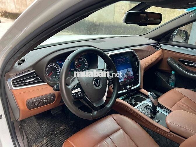 VinFast Lux A2.0 Premium 2022 21000km 1 chủ 90%