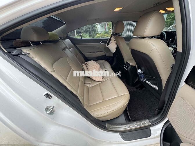 Hyundai Elantra 2018 2.0 AT 82000 km