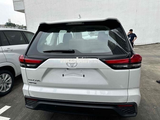 Toyota Innova Cross 2025 Trắng G 730 tr giao ngay