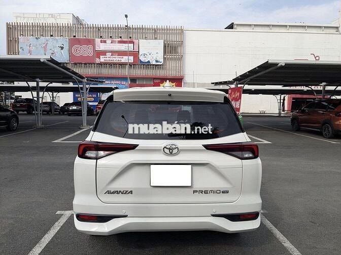 Toyota Avanza 2022 MT số sàn trắng zin