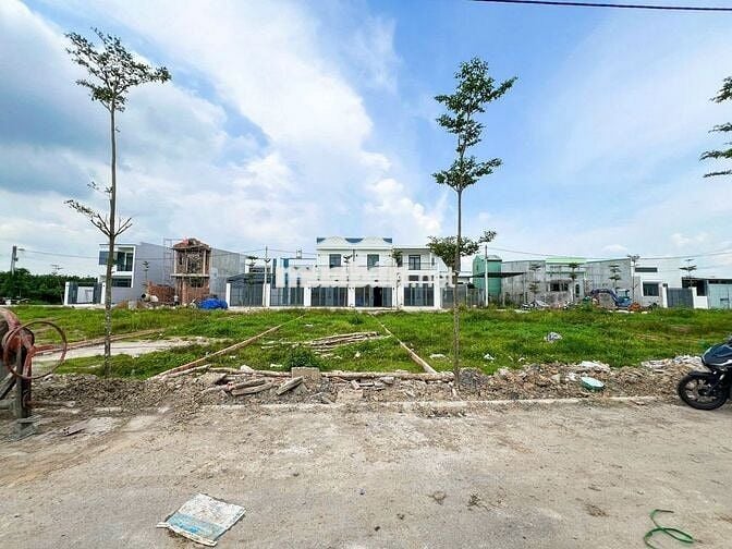 Bán 5 lô liền kề đối diện công viên ngay KDC Bửu Long giá chỉ 1t380