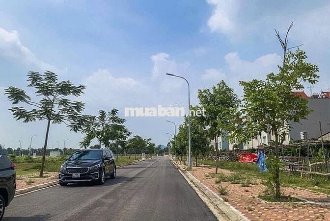 Bán 5 lô liền kề đối diện công viên ngay KDC Bửu Long giá chỉ 1t380