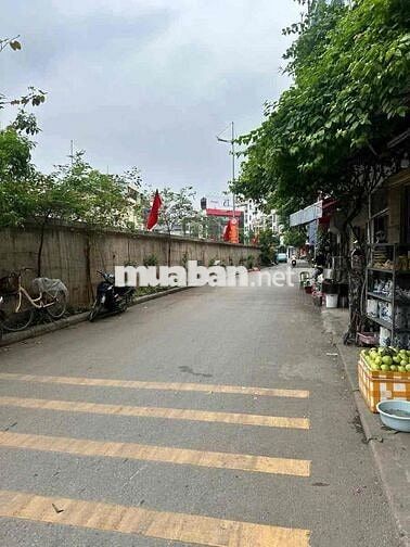 NHÀ ĐẸP TỨ LIÊN - 3 THOÁNG - THANG MÁY- 10M RA PHỐ 36M2 11.2 TỶ 3PN