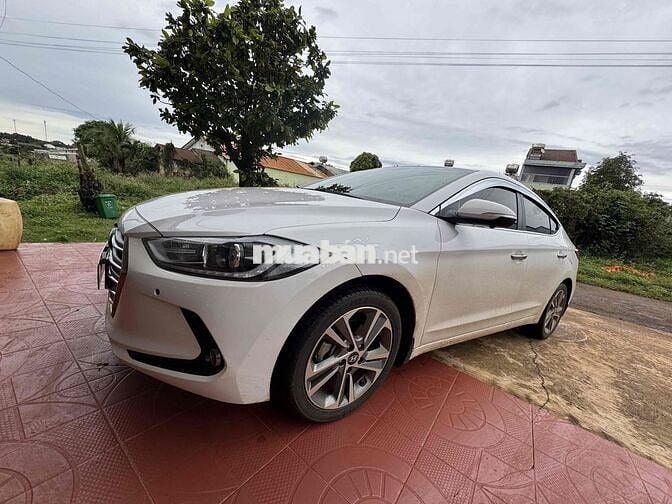 Hyundai Elantra 2018 2.0 AT 82000 km