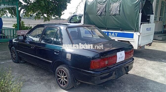 Mazda 323 Đen Số sàn 1.6L