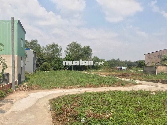 LÔ ĐẤT ĐẸP THỔ CƯ 100% SH RIÊNG TRUNG TÂM ẤP 4, XÃ CẦN GIUỘC, TÂY NINH