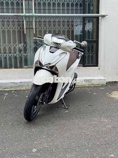 Honda SH 125 Trắng Máy rin