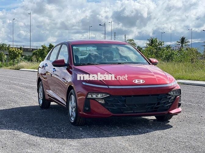 Hyundai Accent Bản cao cấp Đỏ