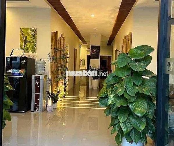 Cho thuê mặt bằng MT đường Phạm Văn Đồng , Ngang :10m vị trí đẹp