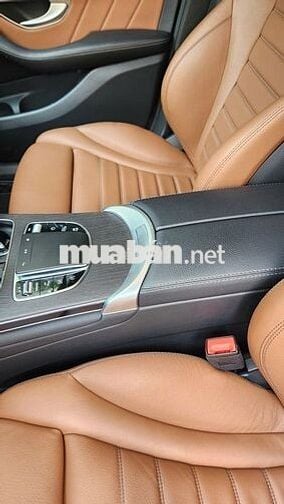 Cần bán GLC 300 4Matic Tên công ty XHĐ