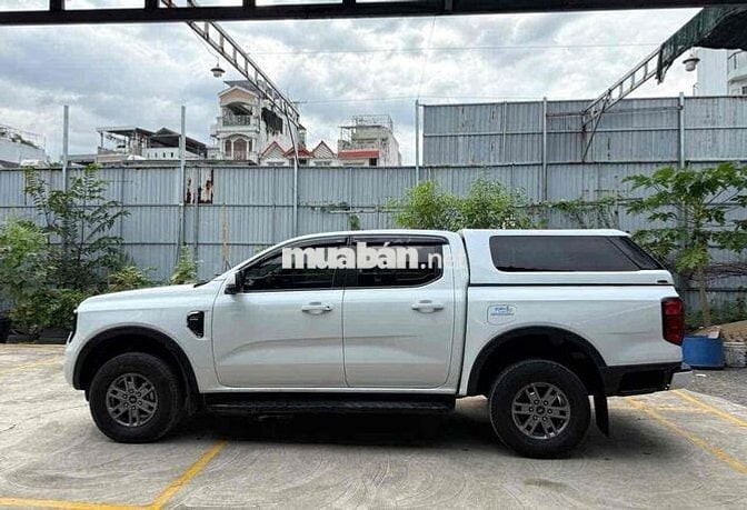 Ford Ranger XLS Trắng 40000 km