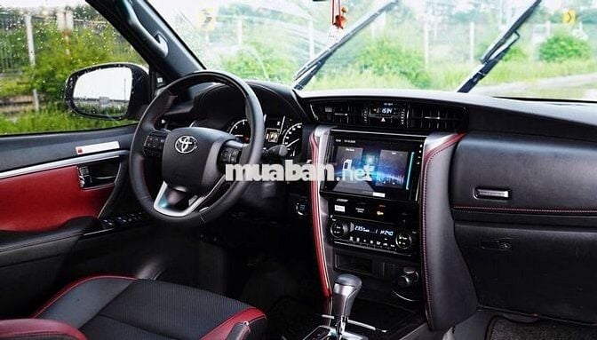 Toyota Fortuner Legender_2024_9000km_Máy dầu