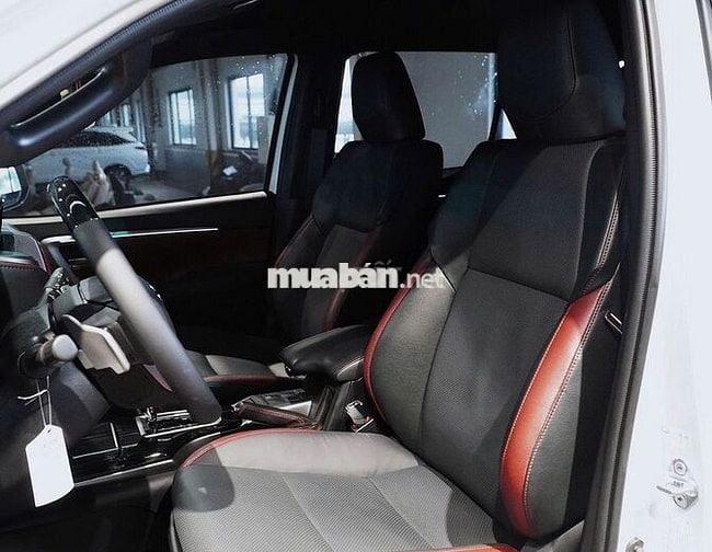 Toyota Fortuner Legender_2024_9000km_Máy dầu