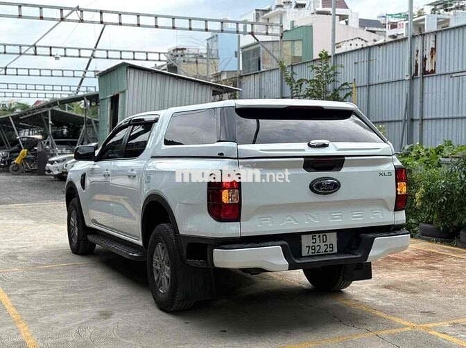 Ford Ranger XLS Trắng 40000 km