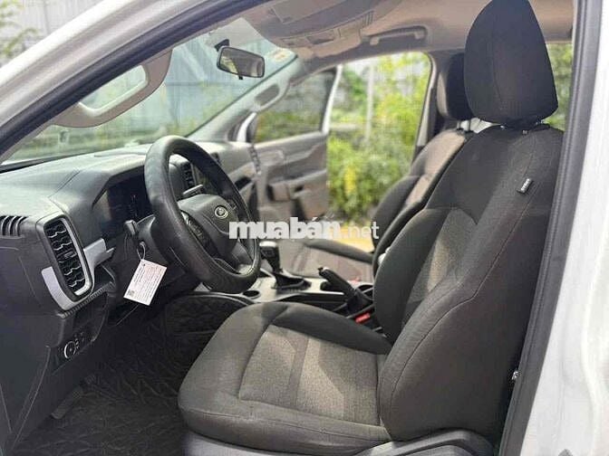 Ford Ranger XLS Trắng 40000 km