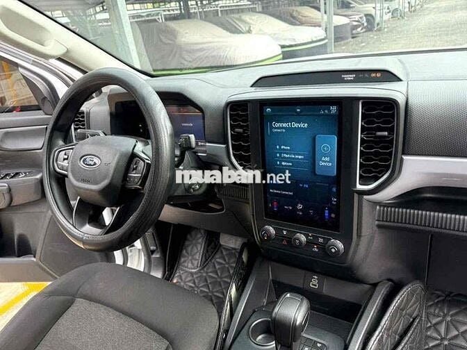 Ford Ranger XLS Trắng 40000 km