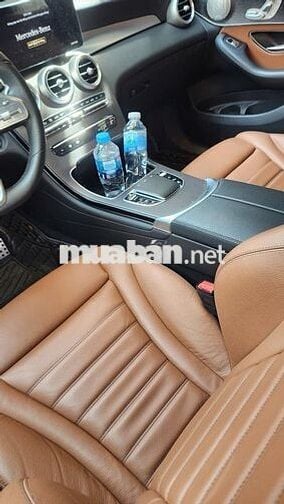 Cần bán GLC 300 4Matic Tên công ty XHĐ