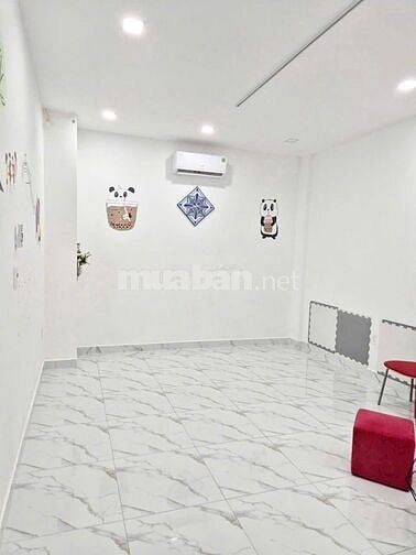 Nhà Mới 3 Lầu Sạch Đẹp Thạnh Xuân 38, Sẵn 6 máy Lạnh Giá 15tr/th